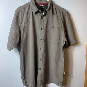 The North Face Short Sleeve Button Down Shirt NWOT